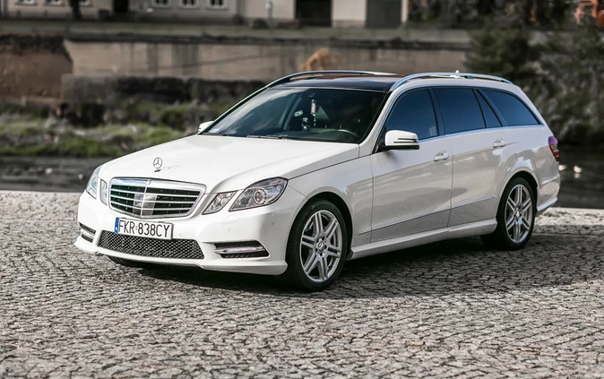 Mercedes-Benz Klasa E cena 51900 przebieg: 340000, rok produkcji 2012 z Góra małe 667